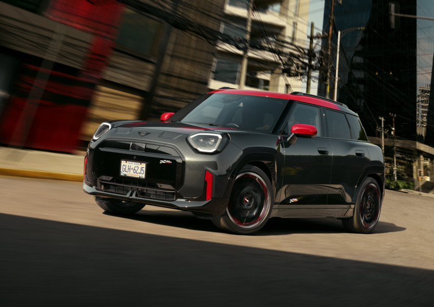 FIRST-EVER ALL-ELECTRIC MINI JCW ACEMANs